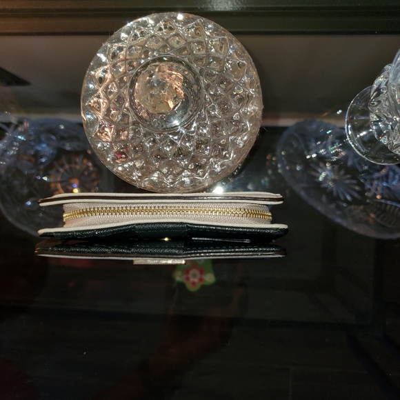 Kate Spade wallet - Picture 8 of 10